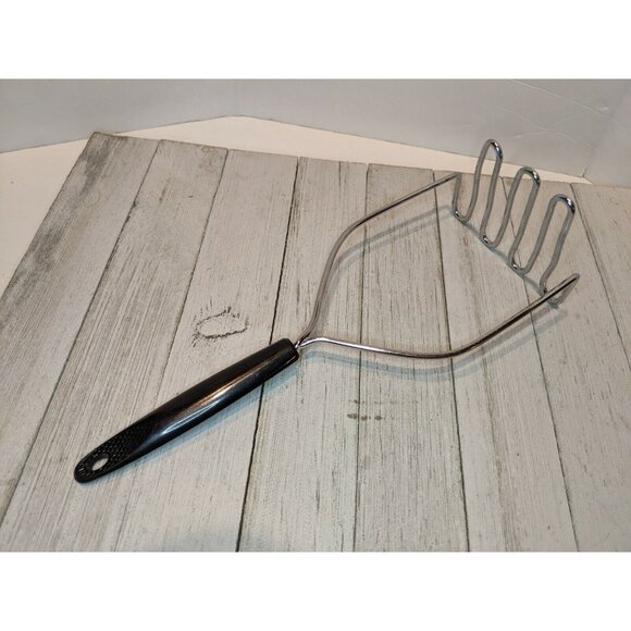 Vintage EKCO #8 Potato Vegetable Masher Black Handle Utensil 10 1/2" - Picture 1 of 6